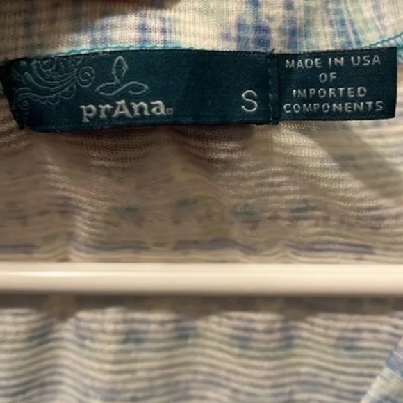 Prana V-Neck Short Sleeve Top (Size:  Small) - Picture 2 of 4